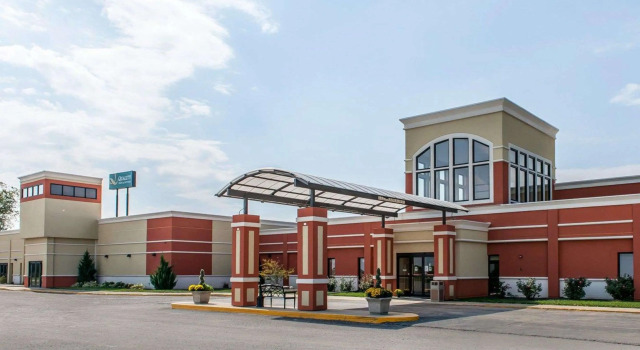Quality Inn & Suites, Buchen Sie Hotel Mattoon Illinois