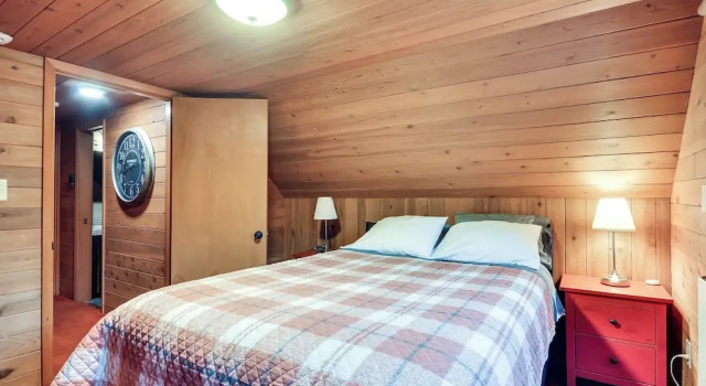 Коттедж Inviting Mt Hood Cabin w/ Porch: 1 Mi to Skibowl!