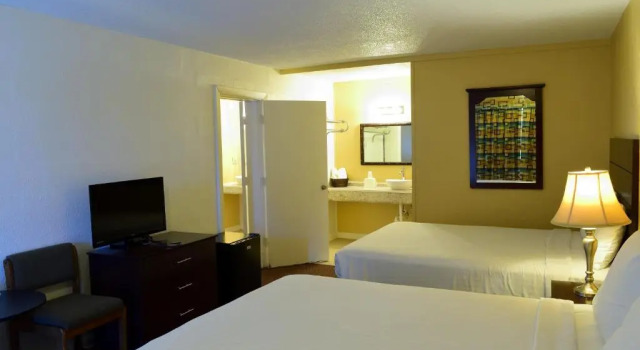 Двухместный люкс Deluxe Red Carpet Inn Battleboro