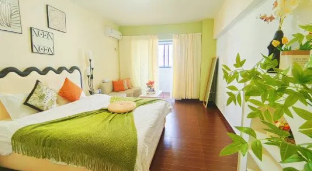 Люкс Luxury с балконом Yimao Mercure (Longjun Garden Branch)