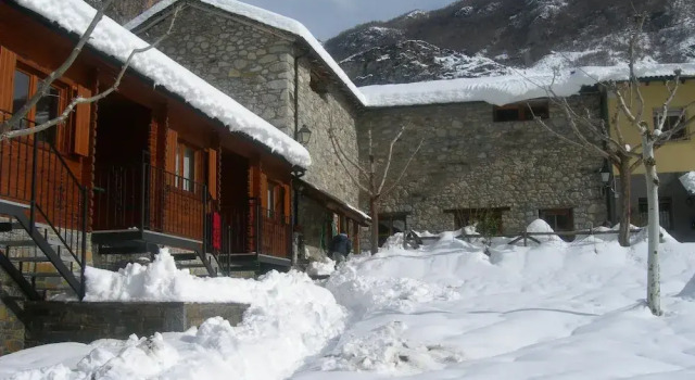 Bungalows La Borda d´Arnaldet, Book Hotel Hotels in Aragon with Parking, Parking