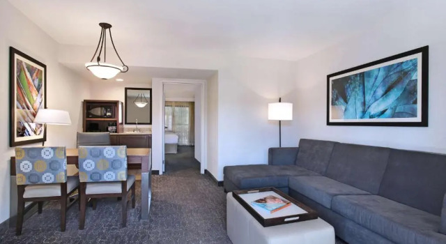 Номер Standard Embassy Suites by Hilton Palm Desert