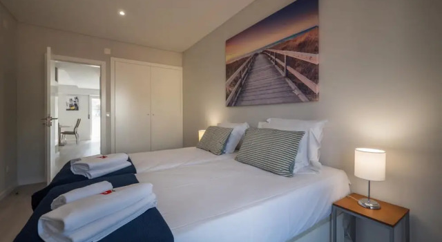 Rent4rest SAO Bento Charming 1 Bedroom Apartment, Забронировать Апартаменты/квартира Отели Лиссабона с парковкой, рядом с Рату, Парковка