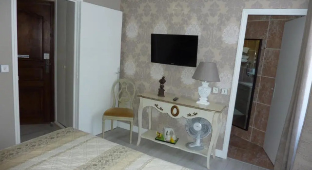 B&B Manoir de la Fabrègues, Boek Bed and Breakfast 3-sterren hotels in Estaing, 3*