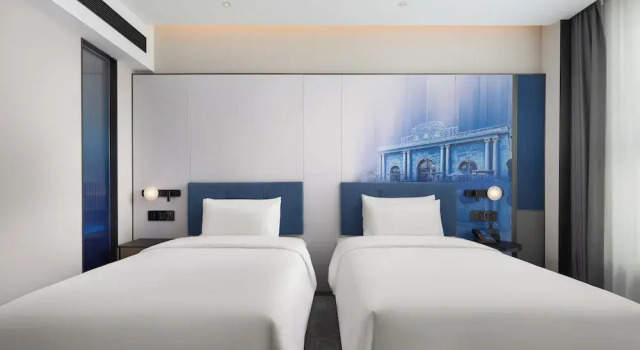 Двухместный номер Classic Hampton by Hilton Nanjing North Railway Station