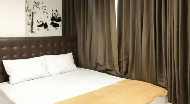 SAS Guest House Mitra RedDoorz At Darmo Park 2 Surabaya, Buchen Sie Pension Hotels im Zentrum von Dukuhpakis, hotels im Zentrum von Dukuhpakis