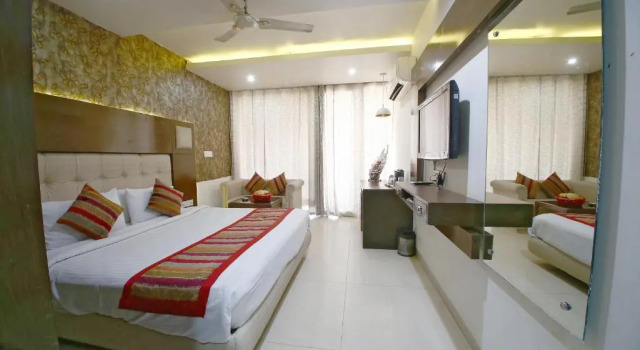 Двухместный клубный номер Standard Hotel Diamond Plaza