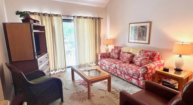 Top Floor Private Villa Close to Everything Amenity Cards Available 1819