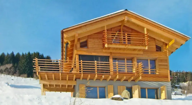 Шале с балконом Stylish Chalet With Sauna in Heremence