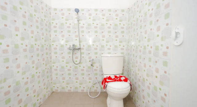 Standard chambre RedDoorz near Plaza Araya 2