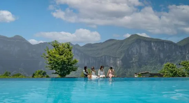 on the Hotel in Enshi Yunya, Prenota Hotel Hotel a Enshi Prefecture con piscina, Piscina