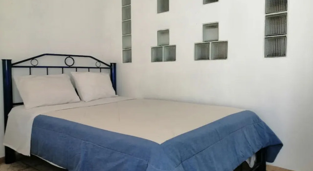 Трёхместный номер Standard c 1 комнатой Hostal Maple