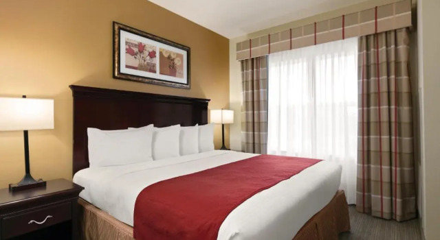 Четырёхместный люкс c 1 комнатой Country Inn & Suites by Radisson, Tampa Airport North, FL