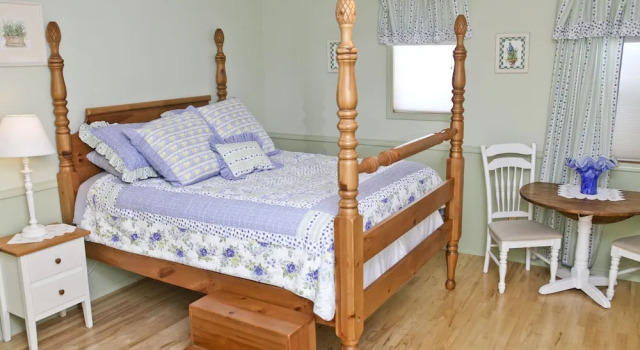 Waterfront Harbour B&B, Buchen Sie Bed & Breakfast 4-Sterne-Hotels in Cold Lake, 4*