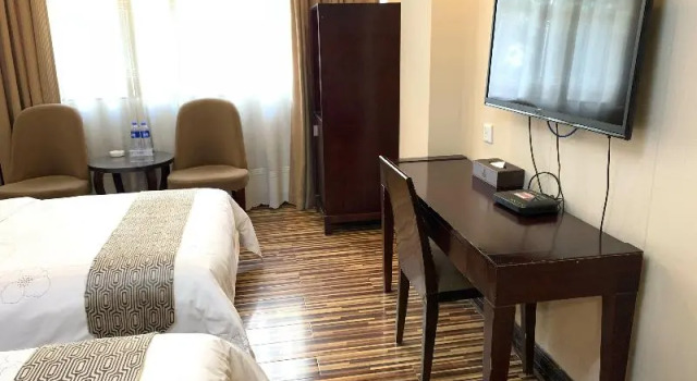 Двухместный номер Standard с балконом Guangzhou Wellgold Hotel