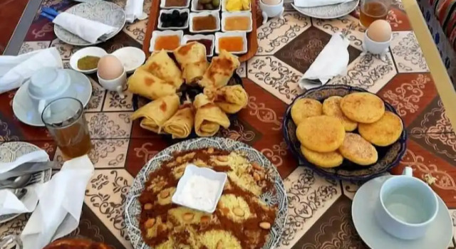 Deluxe suite avec balcon Hotel LAHLOU riad Cafeteria
