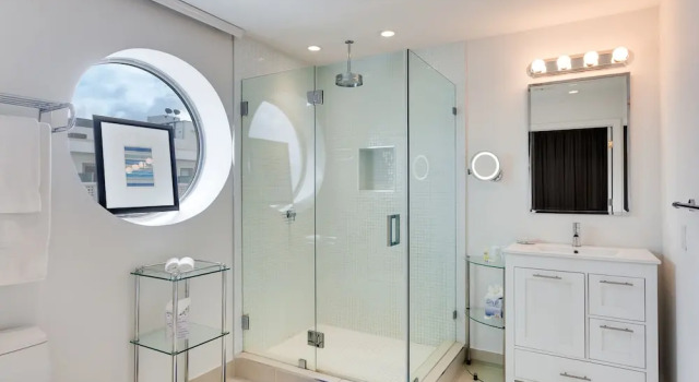 Люкс Strand Ocean Drive Suites
