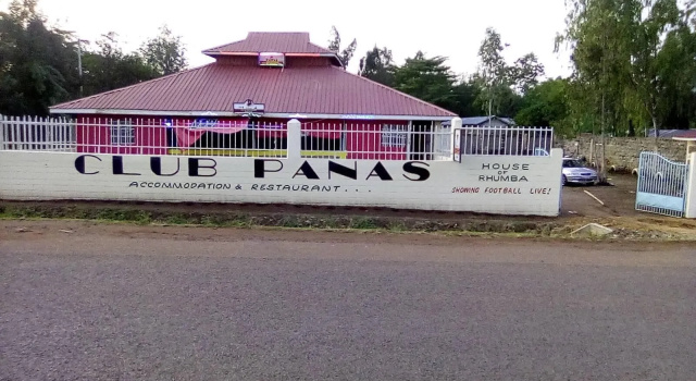 Club Panas, Réserver Maison d'hôtes Hôtels à Bondo avec parking, Parking