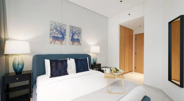 Maison Privee - Sleek and Sunny Apt in Business Bay w/ Canal Views, Забронировать Апартаменты/квартира Апартаменты Эмирата Дубая, рядом с Деловой район Эмаар-Сквер, Апартаменты/квартира