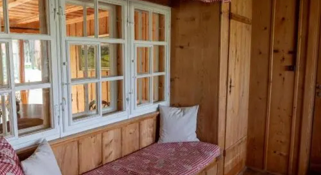 Idyll, Забронировать Отель Гаис 
