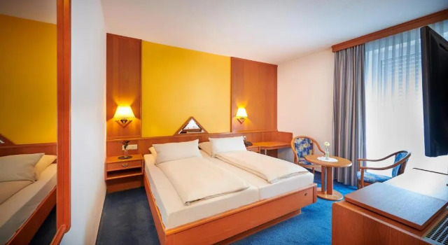 Hotel Gasthof zur Post, Varaa Hotelli Hotellit Baijeri pysäköinnillä, Pysäköinti