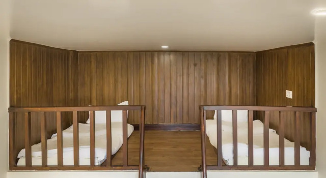 Четырёхместный номер Deluxe Мансарда с видом на горы Echor Backwoods Villa Narkanda