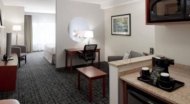 Студия Fairfield Inn & Suites by Marriott Montreal Airport