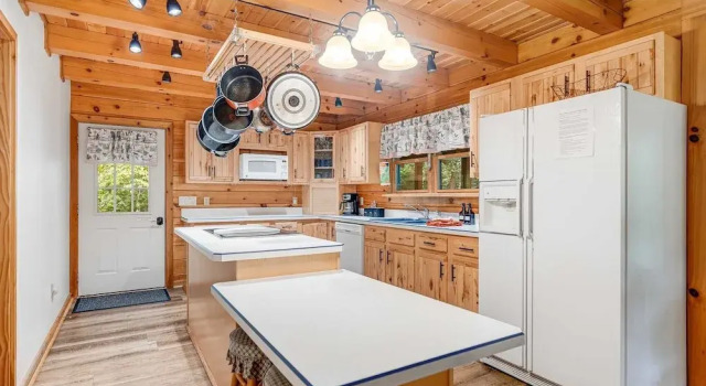Twin Creeks Lodge by Avantstay 33 Acre Retreat, Забронировать Дом для отпуска Бревэрд Северная Каролина