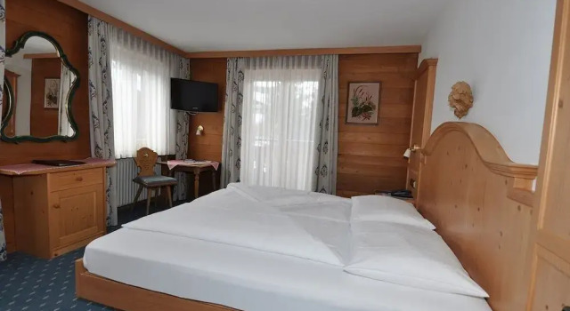 Двухместный номер Standard с видом на горы Hotel Stülzis