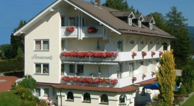 Pension Sonneneck mit Wellnessnutzung, Забронировать Отель Отели Grosser Arber с парковкой, Парковка