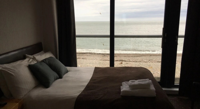 Number 44 Hotel & Bar