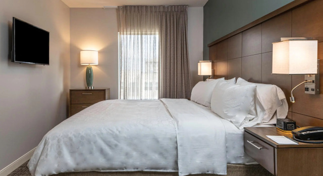 Двухместный люкс с 2 комнатами Staybridge Suites Montgomery - Downtown by IHG