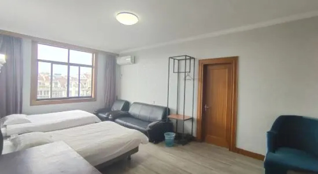 Семейный люкс Jinqiao Hotel