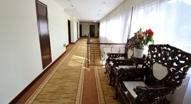 九华山金凤凰宾馆, Boek Hotel Chizhou Anhui