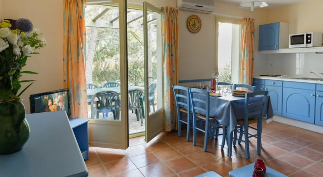 Provencal-style Maisonette With Communal Pool