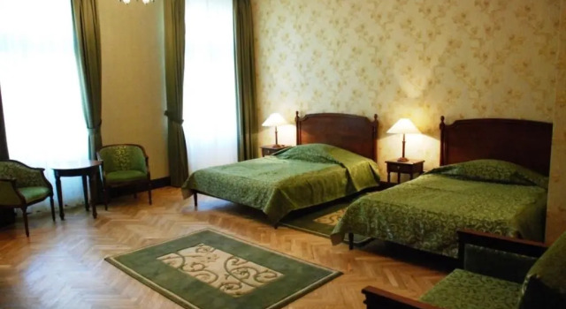 Трёхместный номер Standard Hotel Royal
