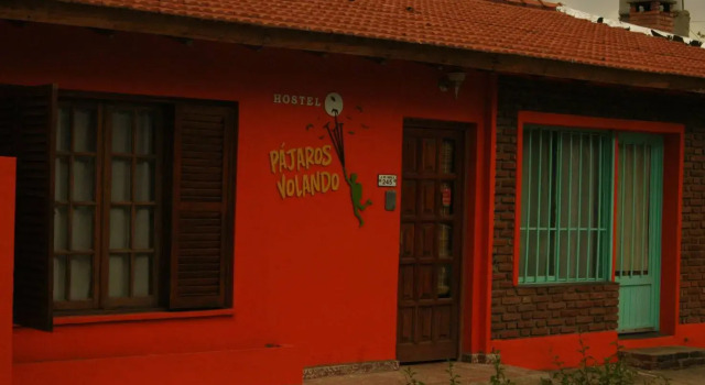 Pajaros Volando Hostel, Rezerwuj Hostel Hotele SPA w Merlo, SPA