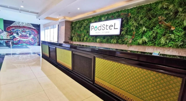 Podstel Hostel Bangkok By RedDoorz, Забронировать Хостел Отели Бангкока с бассейном, Бассейн
