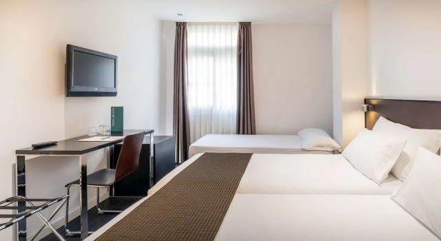 Трёхместный номер Barceló Santa Cruz Contemporáneo