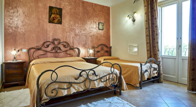Agriturismo Conte Ruggero, Book Vacation Home Regalbuto Sicily