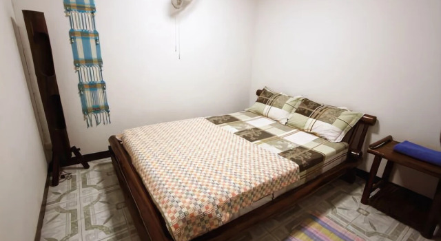 Be Beez Cafe and Guesthouse