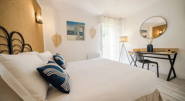 Номер Comfort с видом на сад Hôtel de la Brière et Restaurant Les Krapados