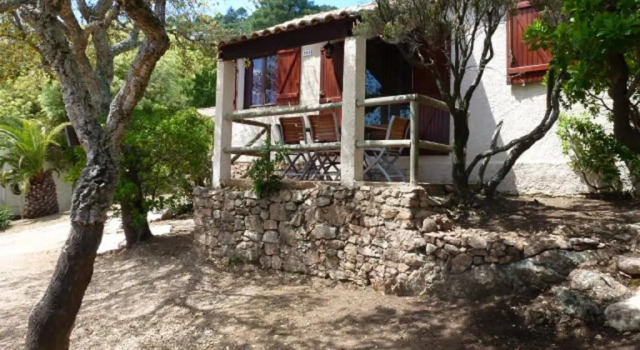 Бунгало с 2 комнатами Bungalows Du Maquis