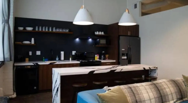 3E - *Renovated* 3 min to Hillman Cancer Center Sleeps 6