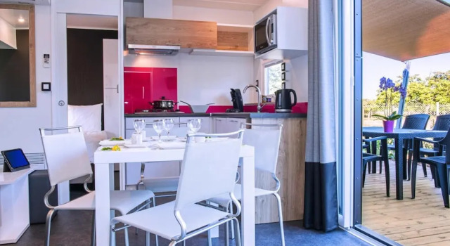 Vendres-plage Mobile Home for 4, Book Hotel Vendres Hérault