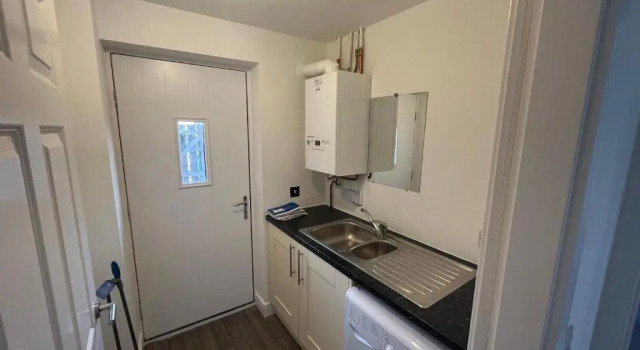 WOW 4 Bedroom 8 Person 3 Bathroom HOUSE, Забронировать Отель Кингстон-апон-Халл Восточный райдинг Йоркшира