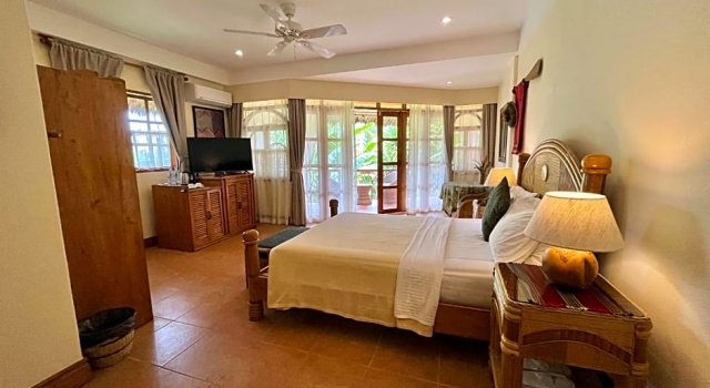 Двухместный номер Standard с балконом Coco Grove Beach Resort, Siquijor Island
