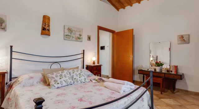 360 degree view over the Tuscan hills, Book Vacation Home Hotels in Buonconvento with a Pool, Swimming Pool