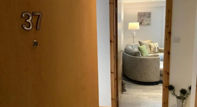 37 Farraline Court, City Centre apartment