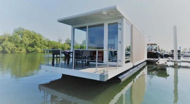 Коттедж Houseboat Martinique